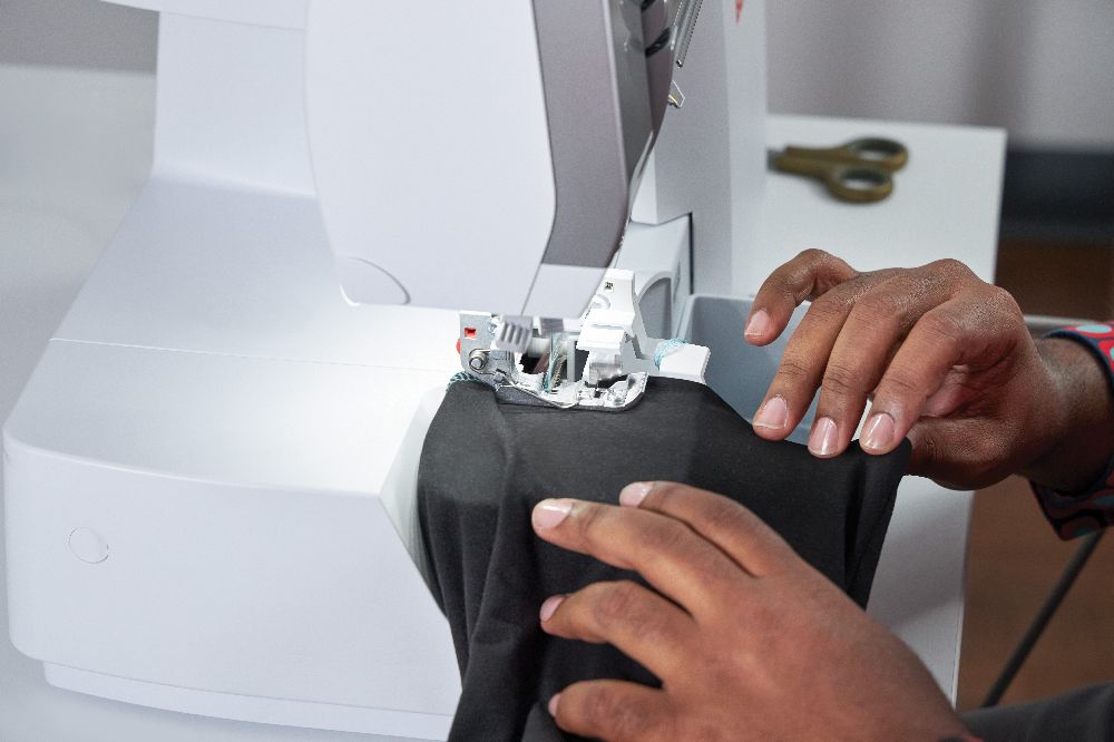 Bernina L860 free arm sewing
